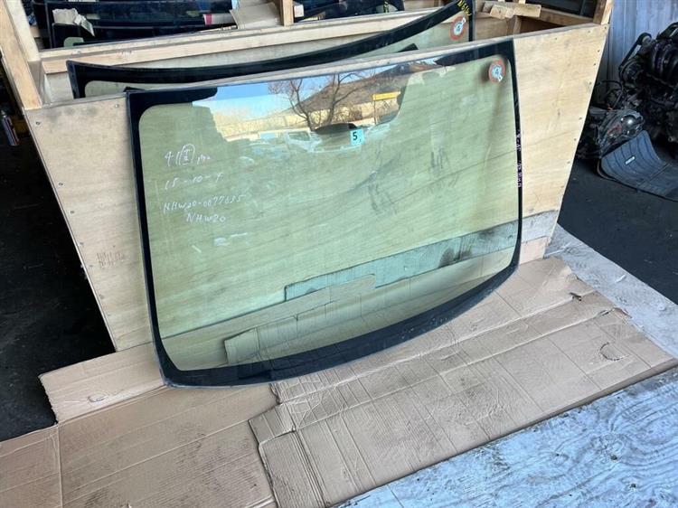 Лобовое стекло Тойота Приус в Северске 236521