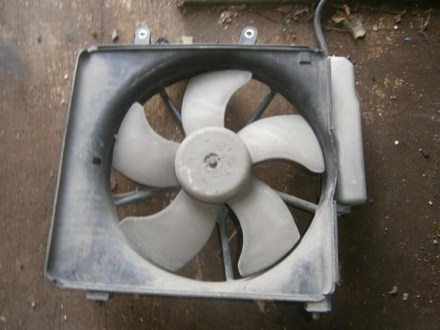 Диффузор радиатора Хонда Фит в Северске 24029