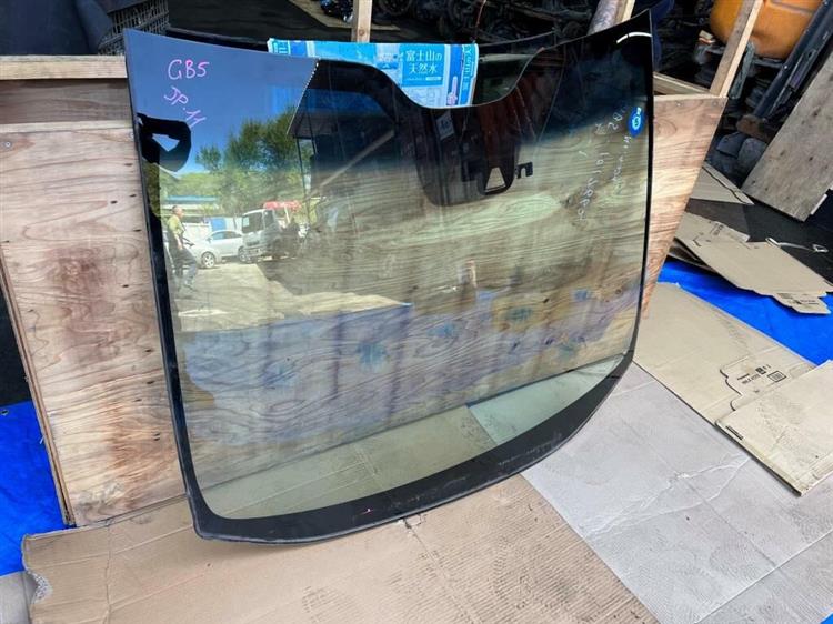 Лобовое стекло Хонда Фрид в Северске 245685