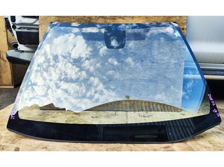 Лобовое стекло Тойота Королла в Северске 255796