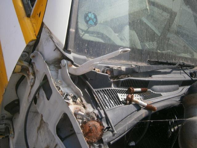 Решетка под лобовое стекло Тойота Хайлюкс Сурф в Северске 29486