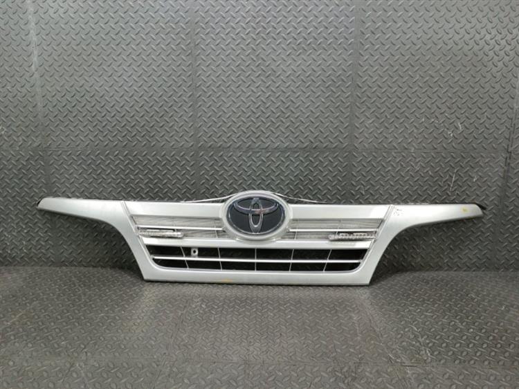 Решетка радиатора Тойота Тойоайс в Северске 440640