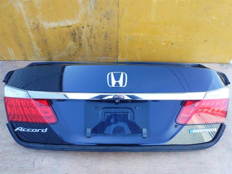 Крышка багажника Хонда Аккорд в Северске 50872