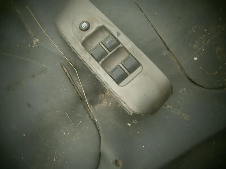 Блок упр. стеклоподъемниками Хонда Фит в Северске 75001