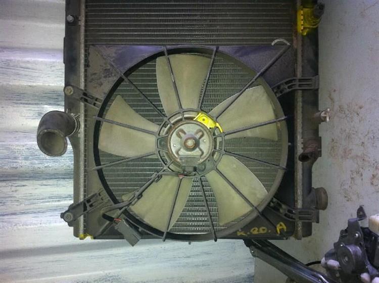 Диффузор радиатора Хонда Стрим в Северске 7847