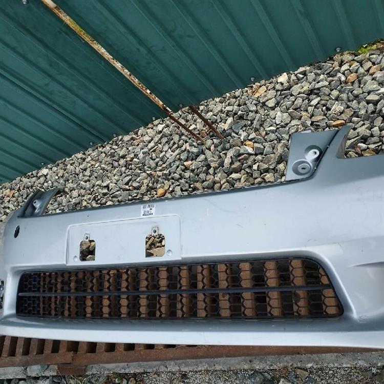 Решетка радиатора Тойота Марк Х Зио в Северске 87548